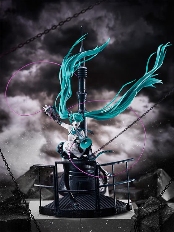 Vocaloid Hatsune Miku: Love is War (Refined Ver.) 1/8 Scale Figure & Good Smile Company 20th Anniversary Book Set