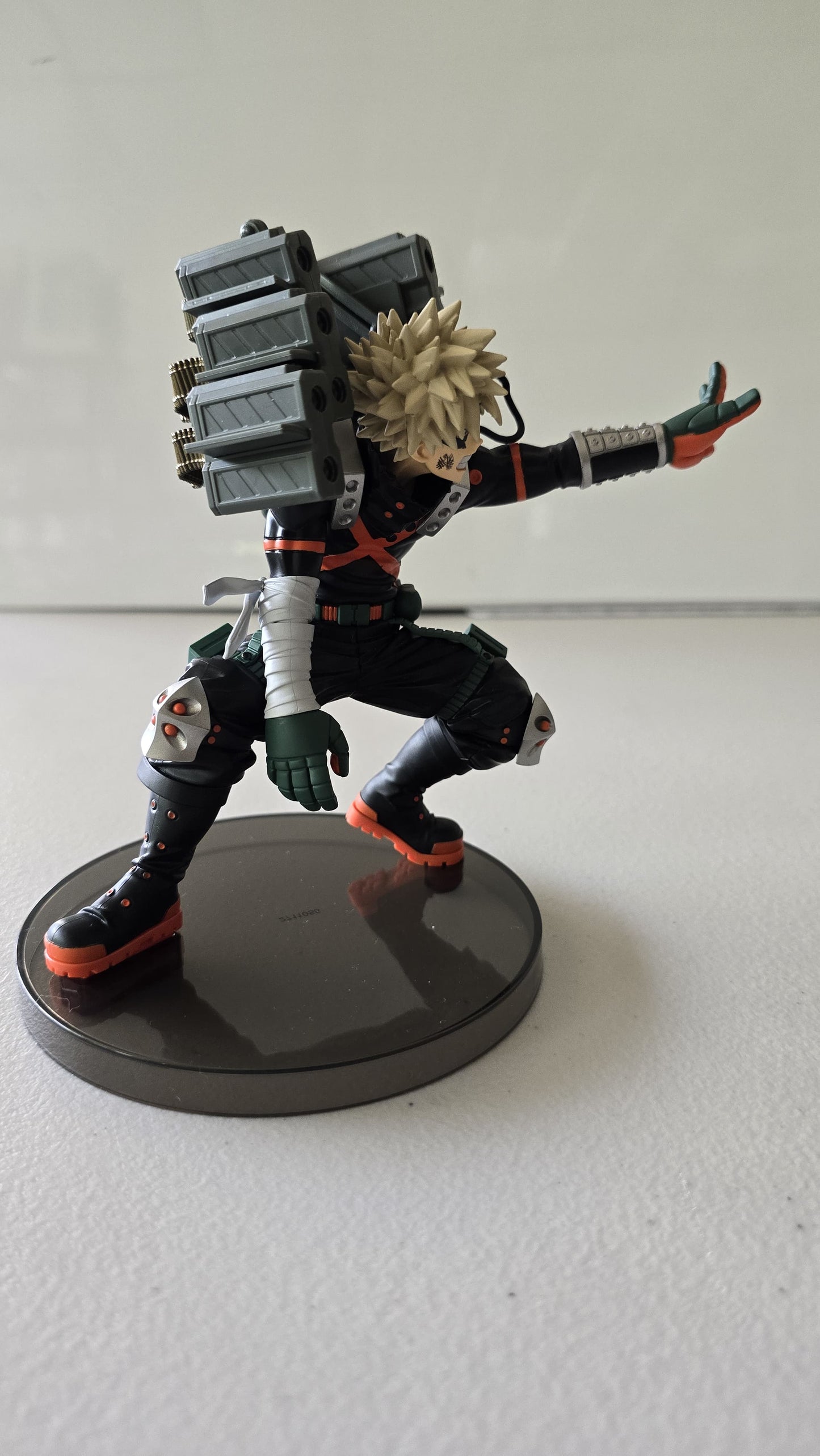 My Hero Academia The Amazing Heroes Plus Katsuki Bakugo II (sin caja)