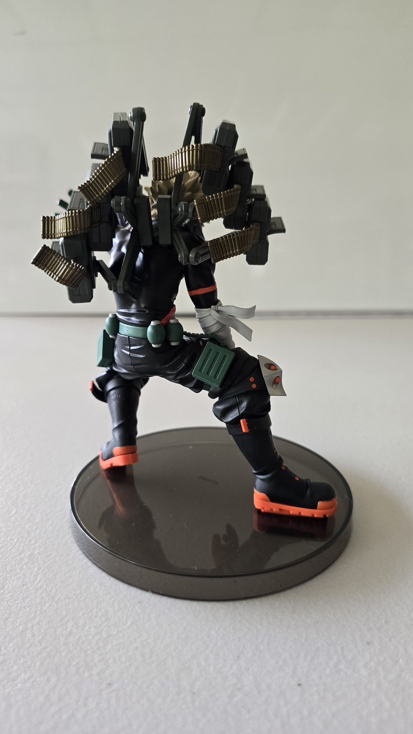 My Hero Academia The Amazing Heroes Plus Katsuki Bakugo II (sin caja)