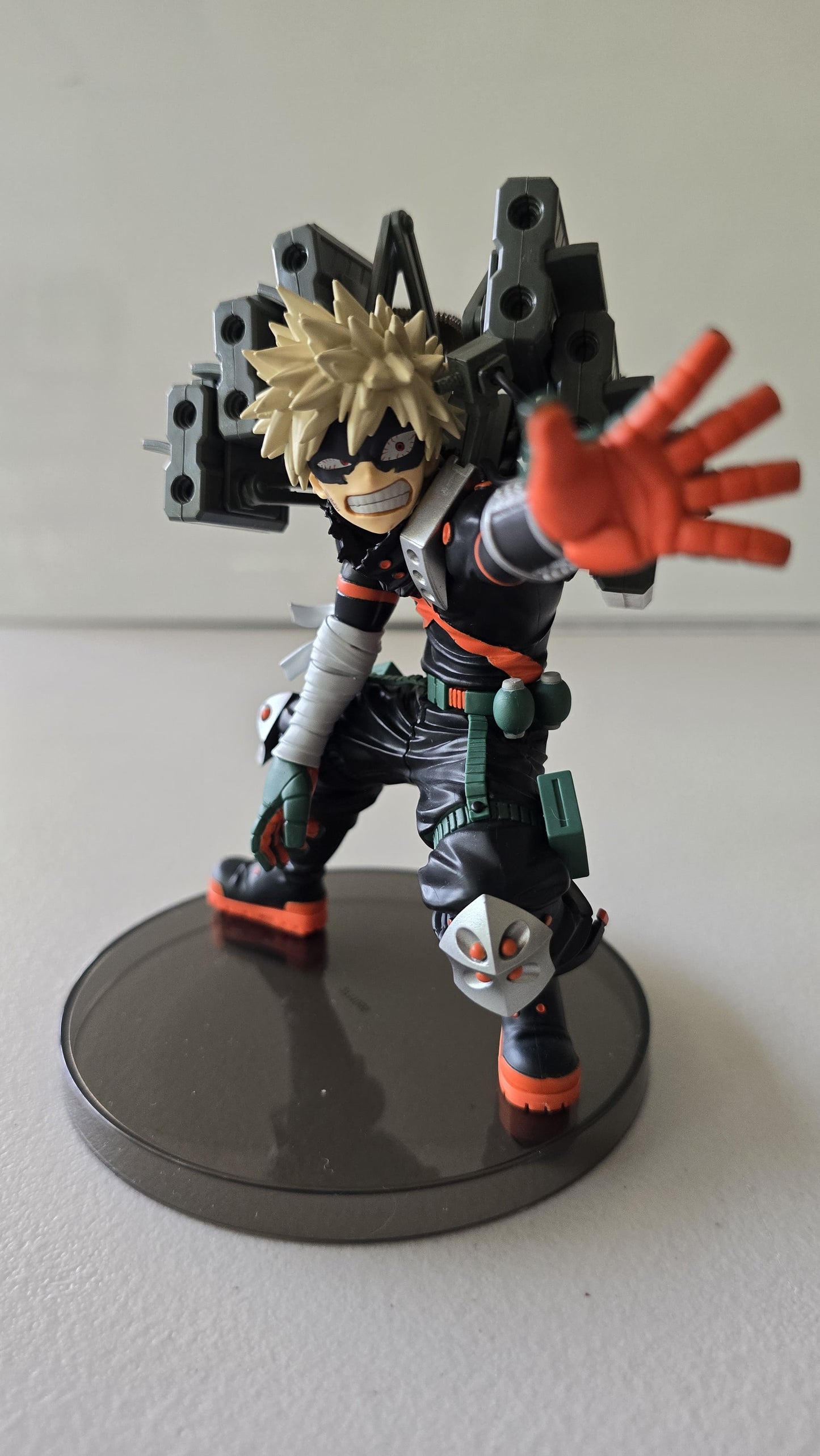 My Hero Academia The Amazing Heroes Plus Katsuki Bakugo II (sin caja)