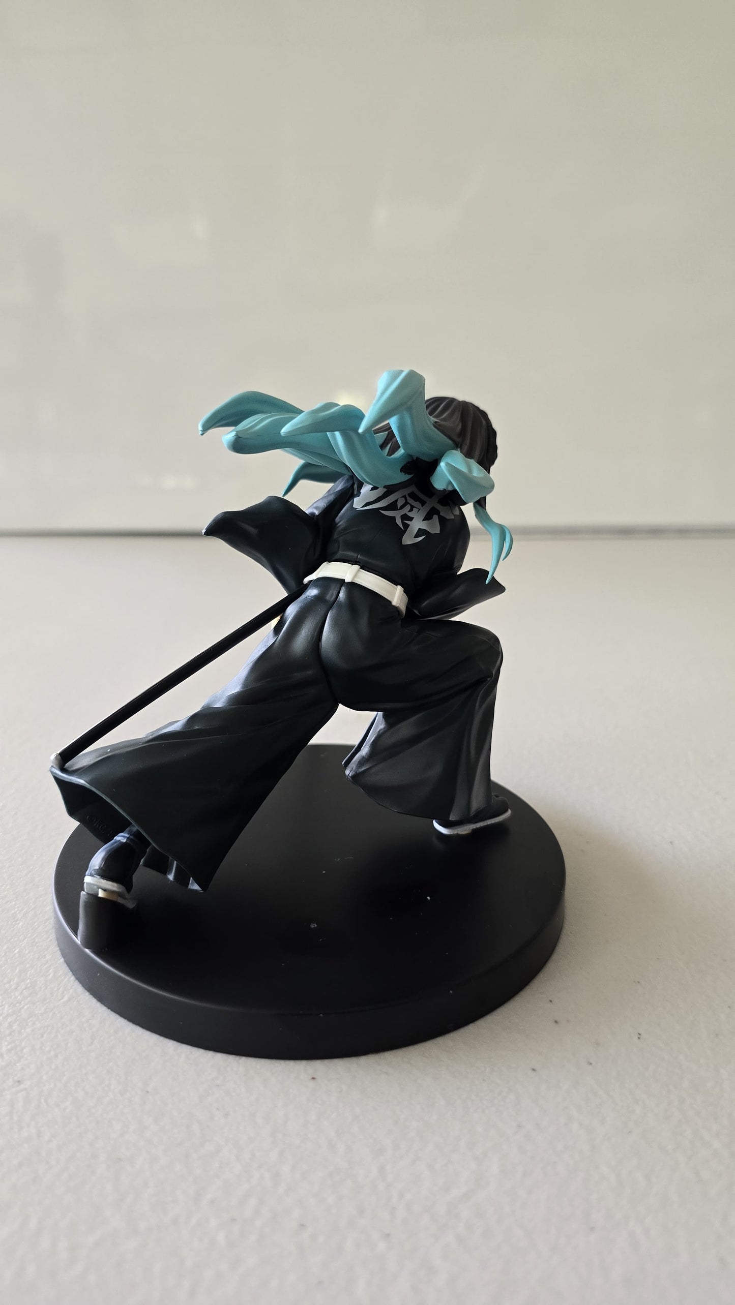 Demon Slayer: Kimetsu No Yaiba Vibration Stars Muichiro Tokito Figure (Sin Caja)