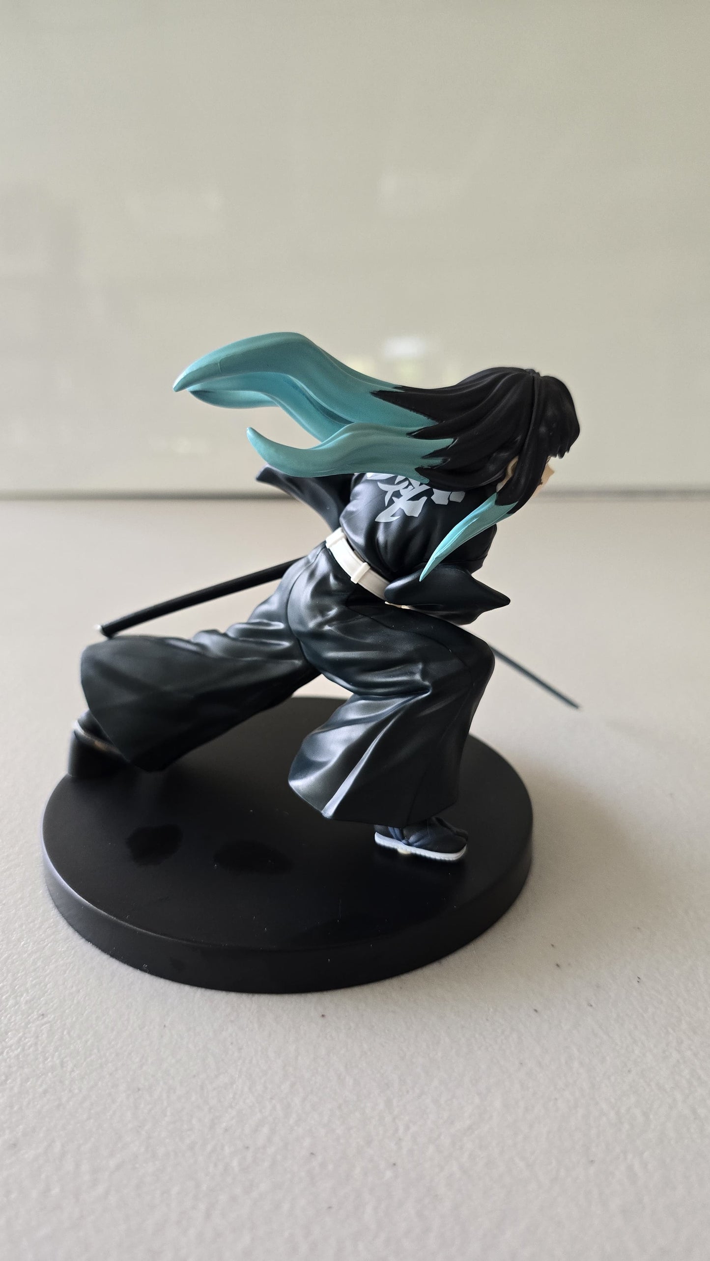 Demon Slayer: Kimetsu No Yaiba Vibration Stars Muichiro Tokito Figure (Sin Caja)