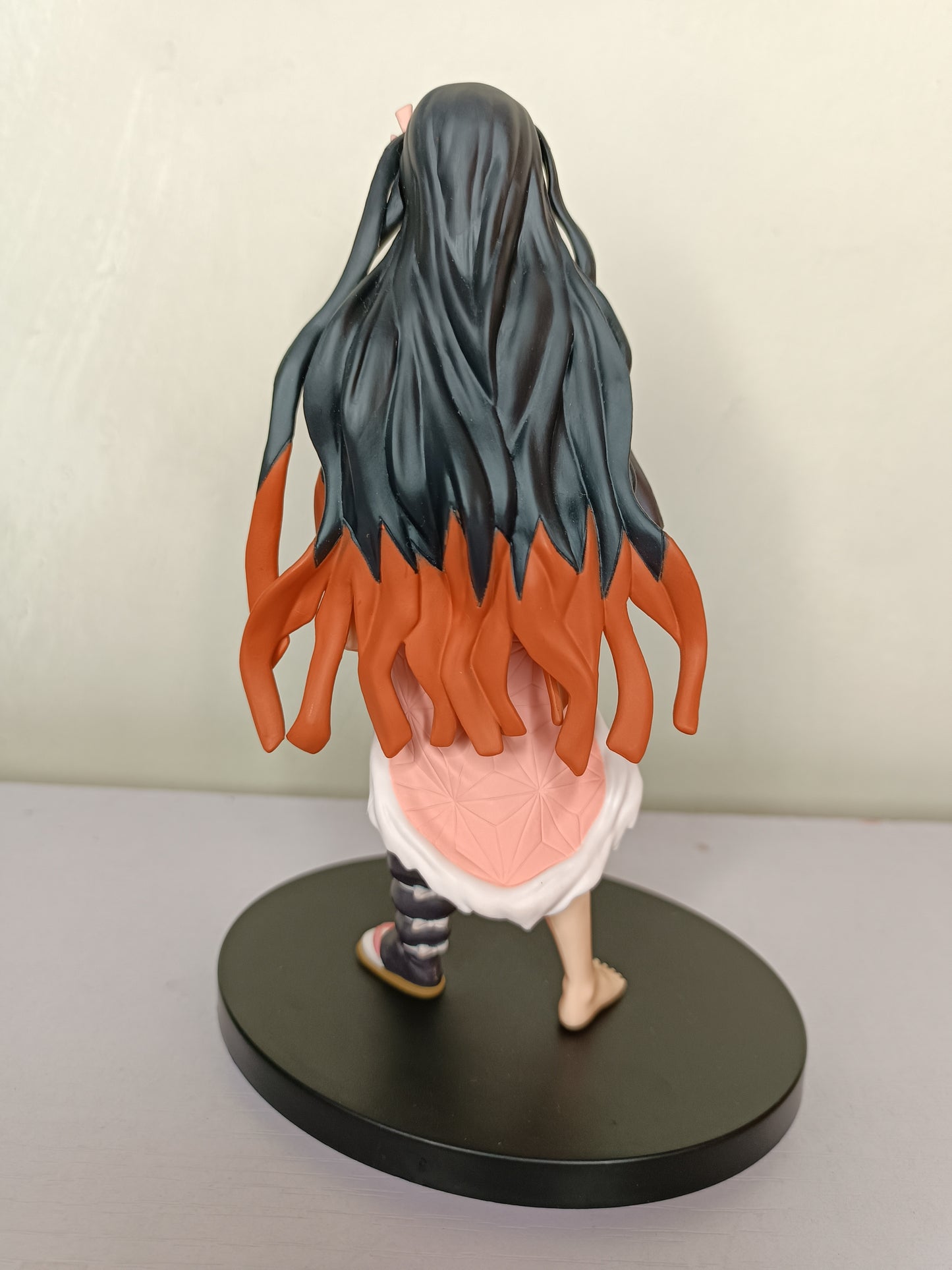 Demon Slayer: Kimetsu No Yaiba Vol.26 Nezuko Kamado (Sin caja)