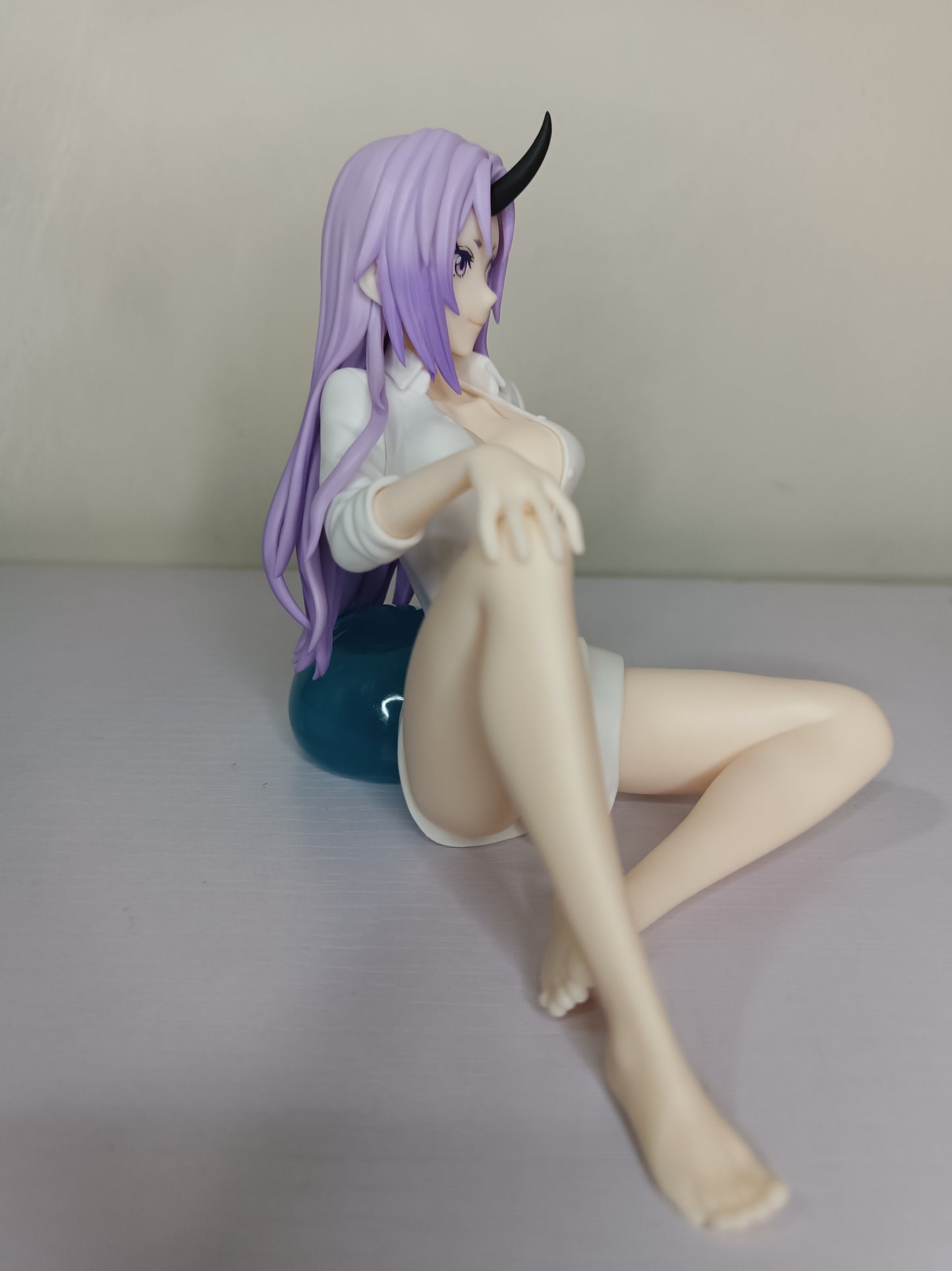 That Time I Got Reincarnated As A Slime Relax Time Shion Figure (Sin Caja)