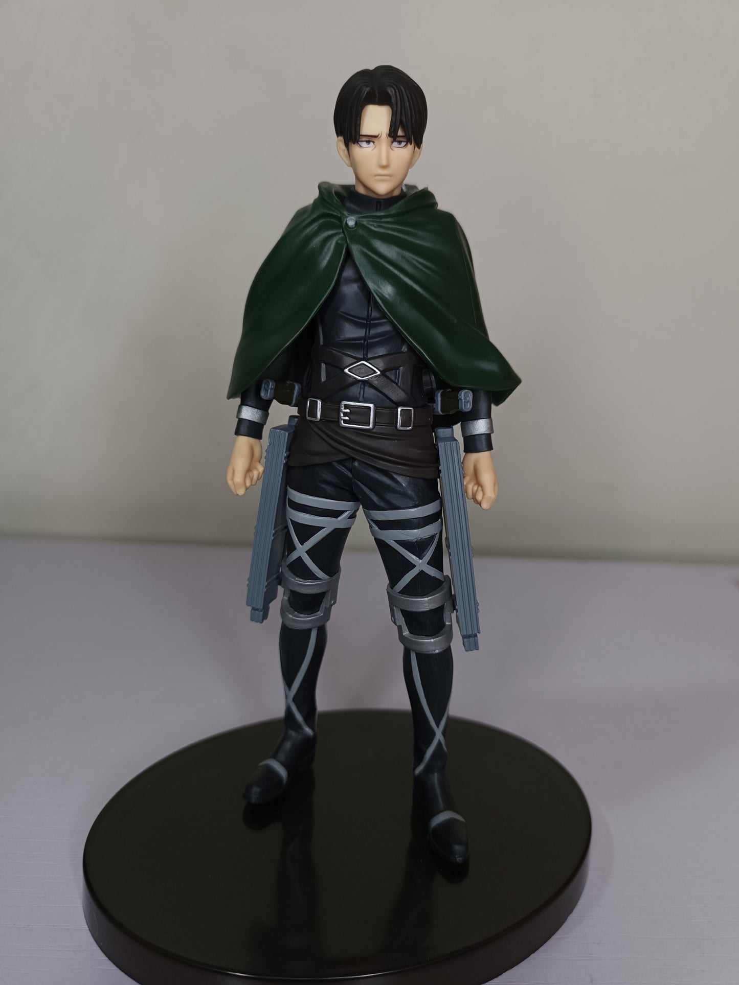 Attack On Titan - Levi Figure (Sin caja)
