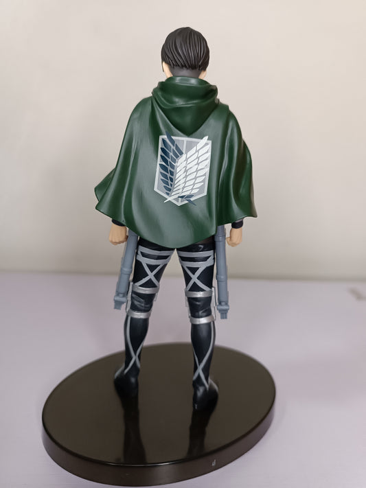Attack On Titan - Levi Figure (Sin caja)