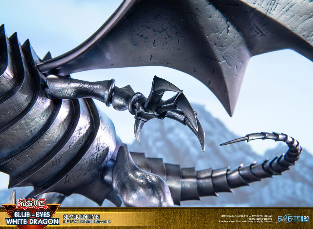 Yu-Gi-Oh! Blue-Eyes White Dragon (Silver Variant) Statue