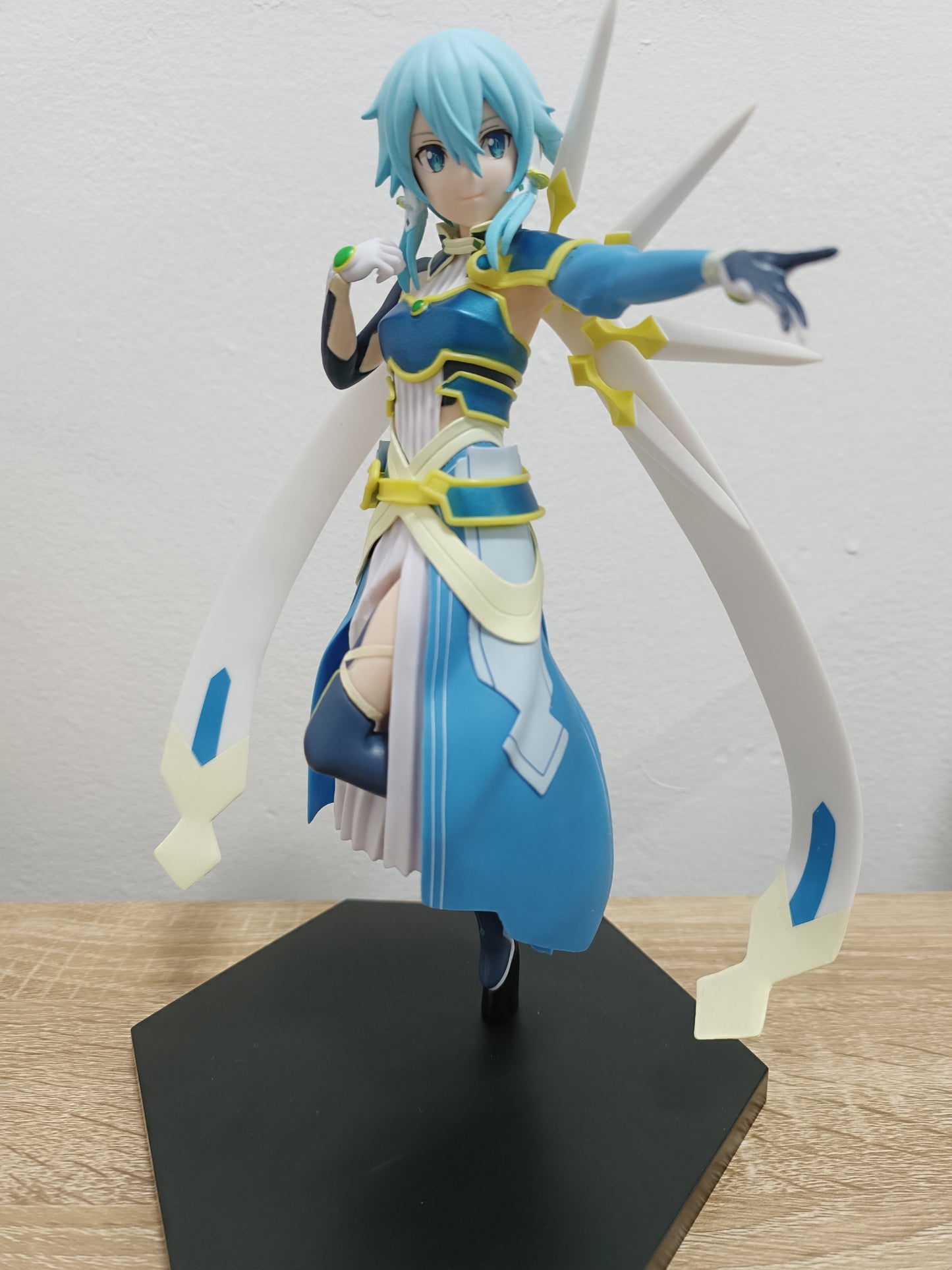SWORD ART ONLINE: ALICIZATION WAR OF UNDERWORLD" LPM FIGURE SINON THE SUN GODDESS SOLUS VER. (Sin Caja)