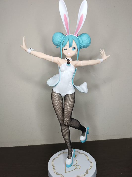 Vocaloid BiCute Bunnies White Hatsune Miku (Wink Ver.) Figure (Sin Caja)