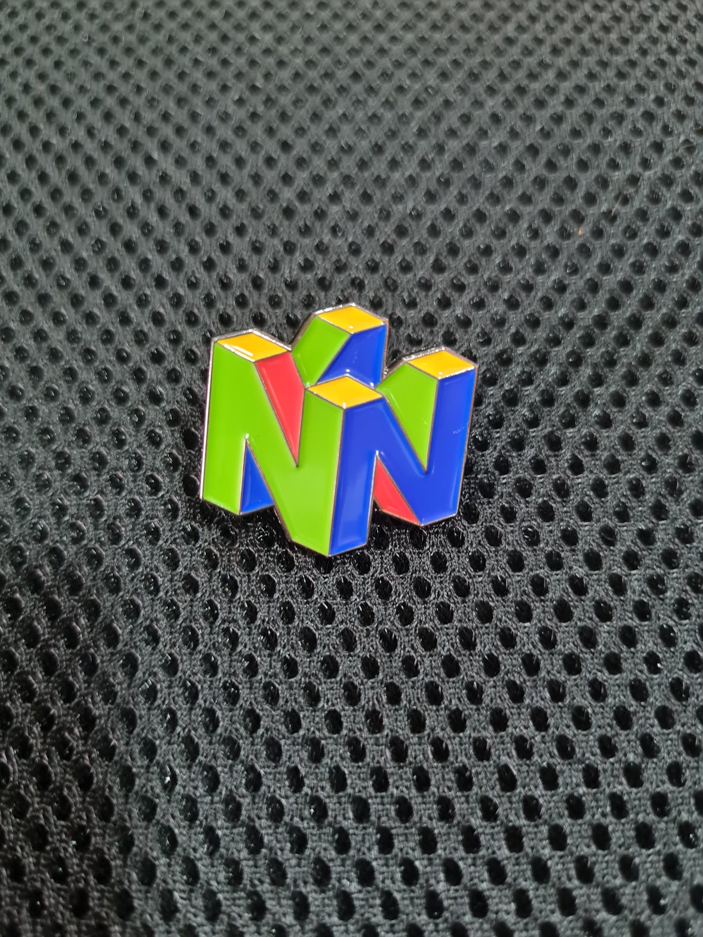 Pin N64 logo