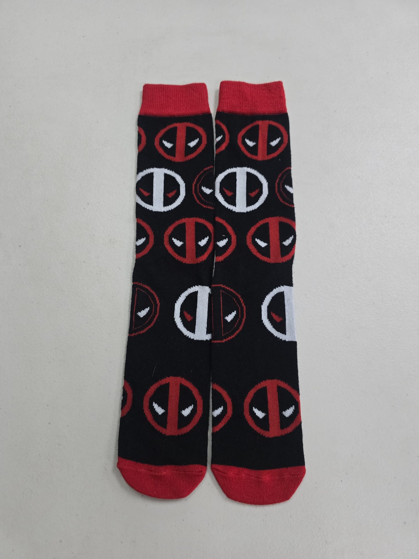 Calcetines Deadpool logo