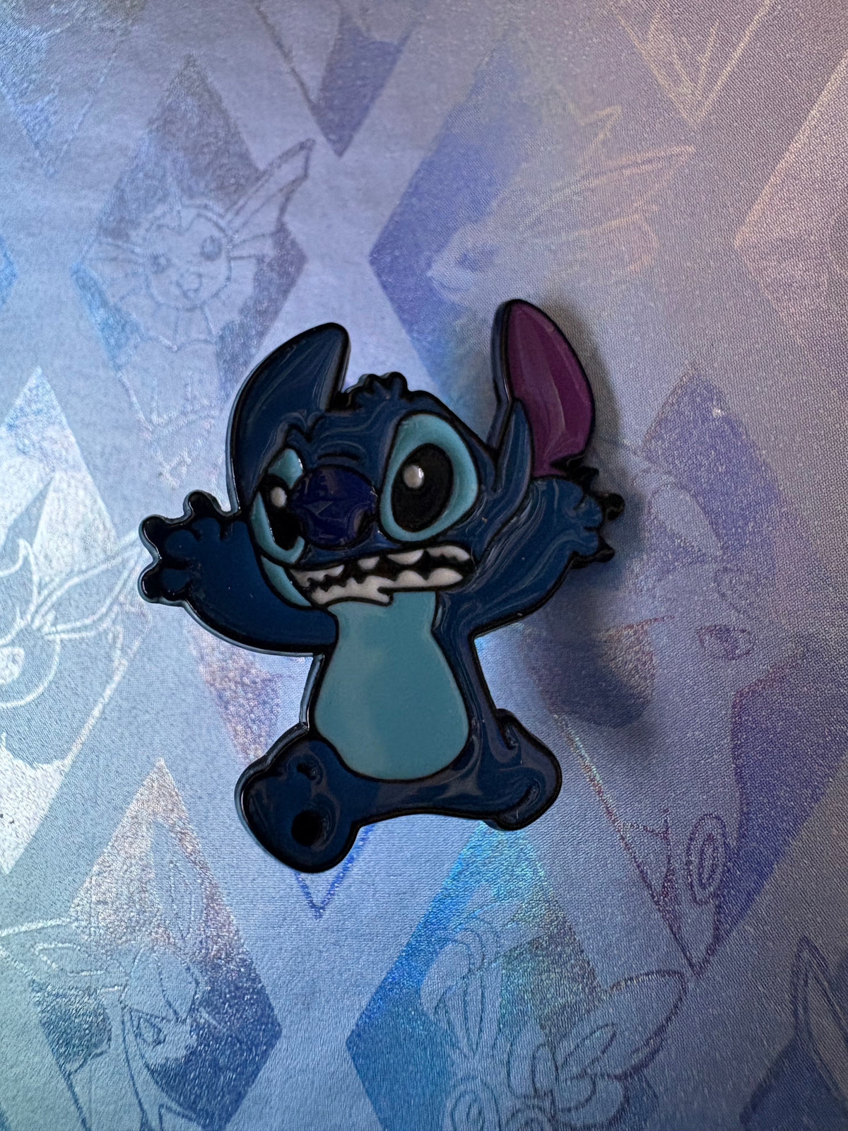 Pin metálico Stitch