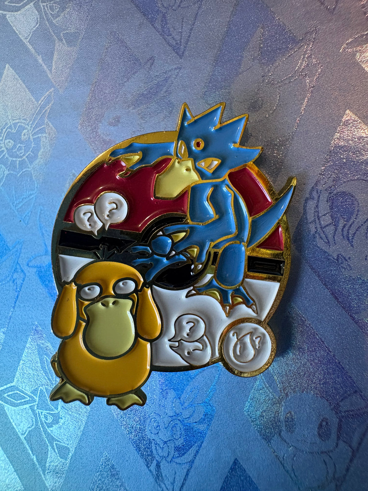 Pin metálico Psyduck Golduck