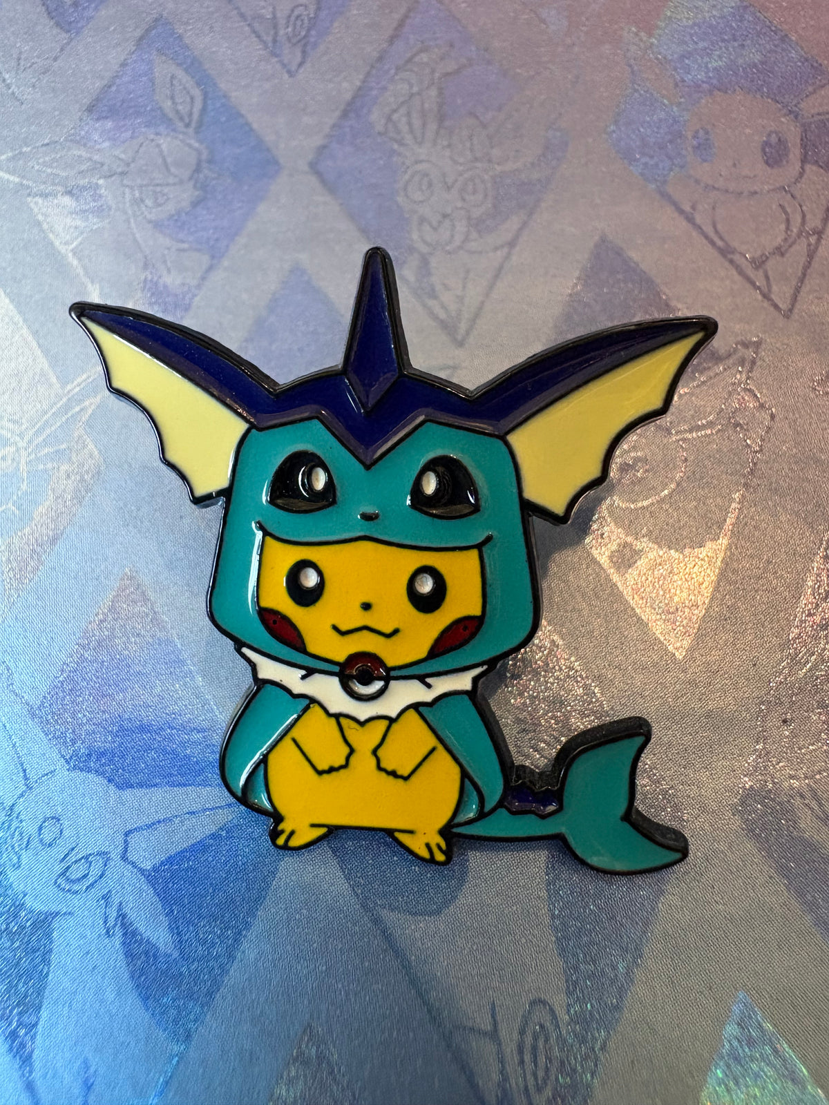 Pin metálico Pikachu Vaporeon
