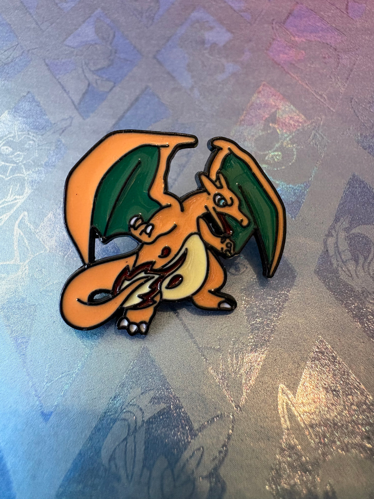 Pin metálico Charizard