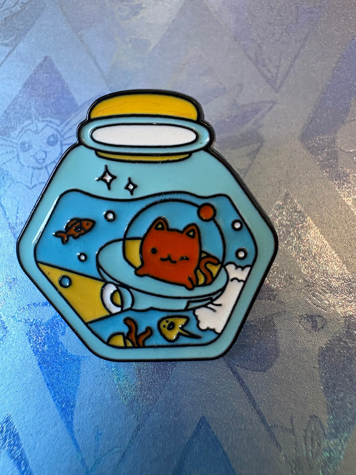 Pin metálico gato