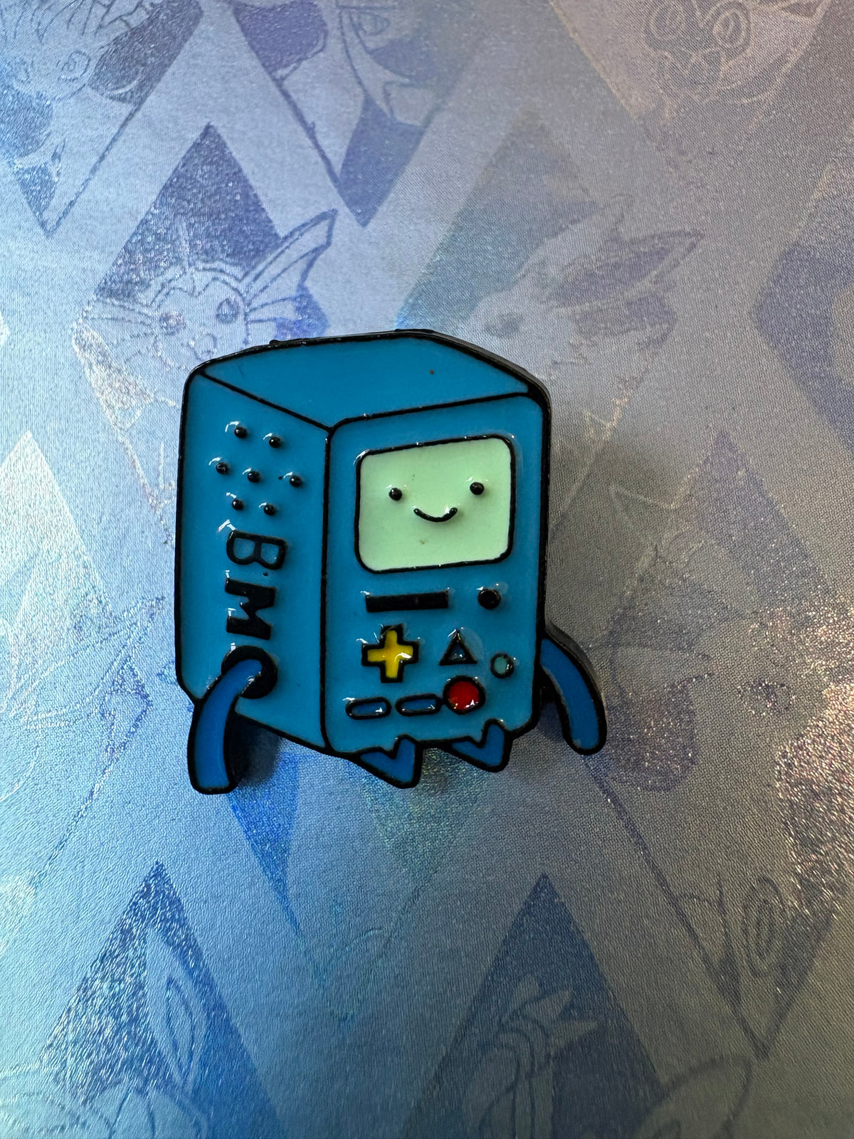 Pin metálico BMO