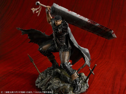 Berserk Guts (Black Swordsman Version) 1/7 Statue