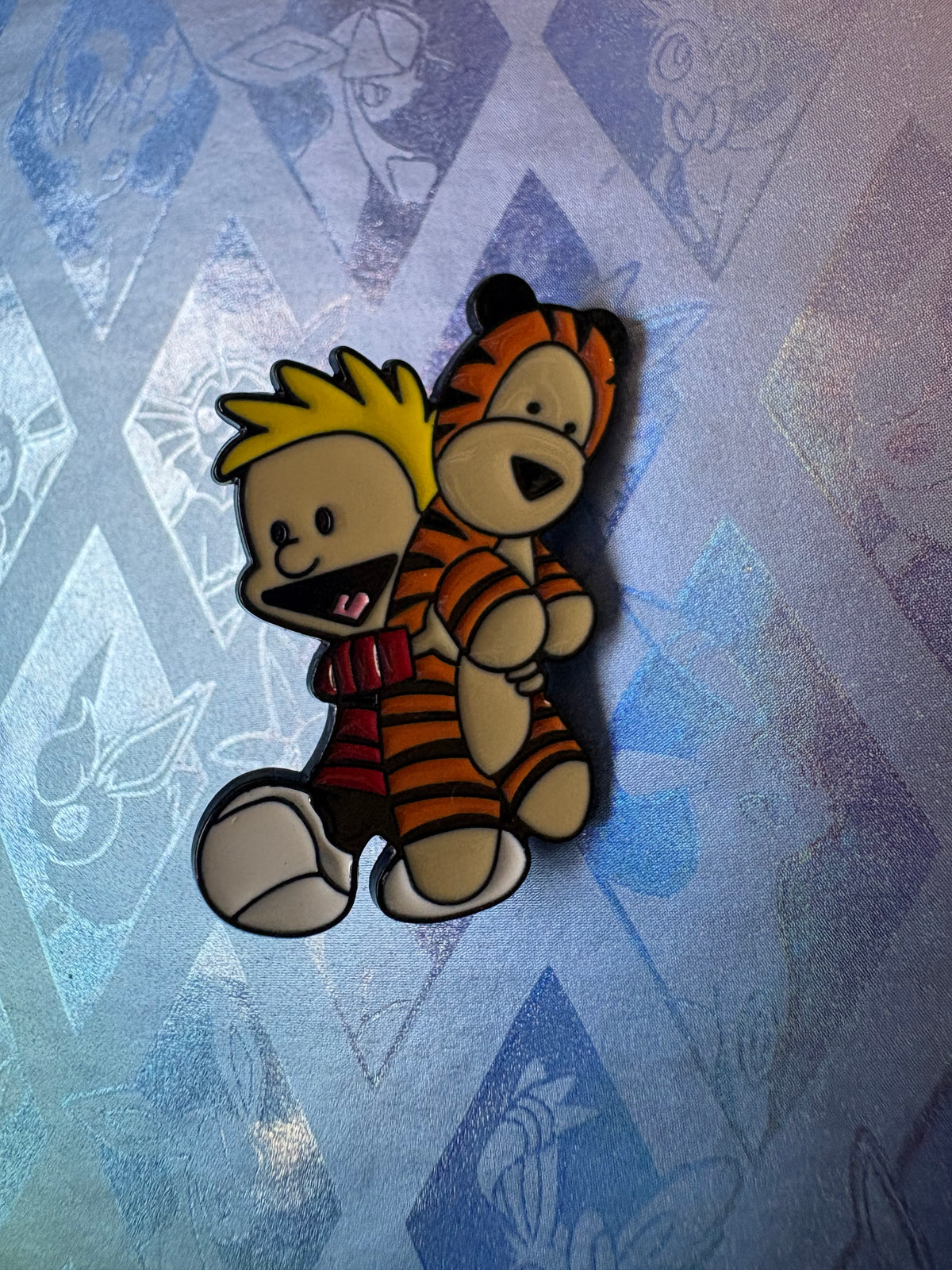 Pin metálico Calvin & Hobbes