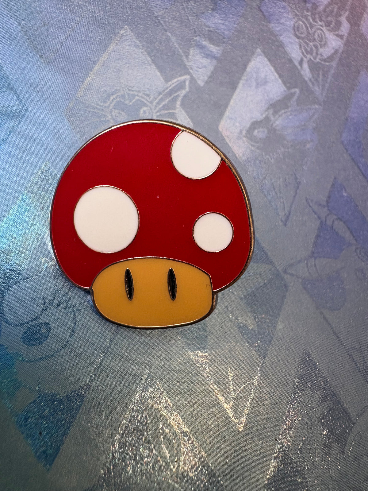 Pin metálico Hongo