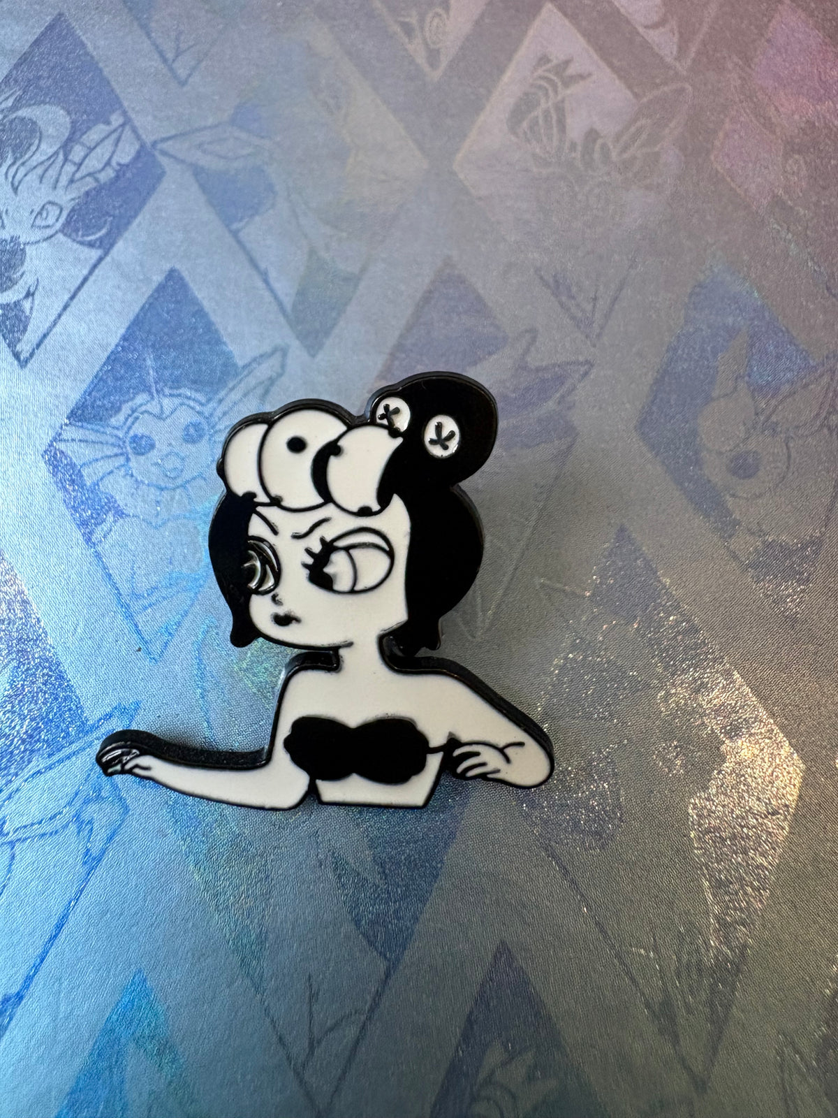 Pin metálico cuphead