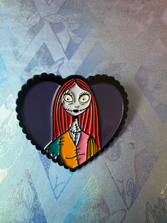 Pin metálico Sally
