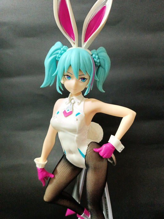 Vocaloid BiCute Bunnies Hatsune Miku (Street Pink Ver.) Figure (Sin Caja)