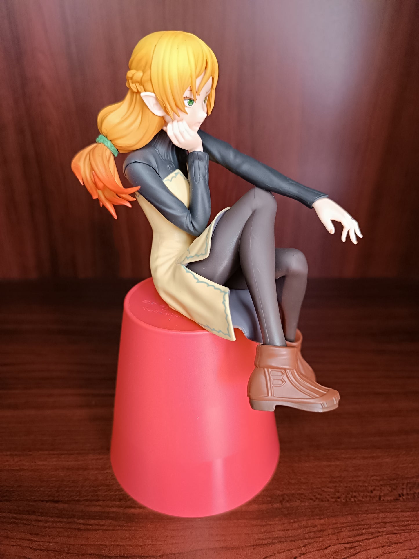 Uncle From Another World Elf Premium Perching Figure (Sin Caja)