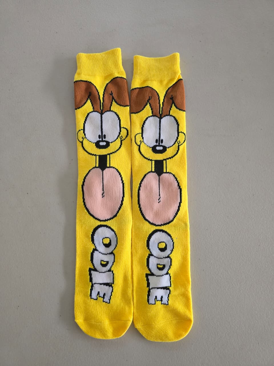 Calcetines Odie amarillo