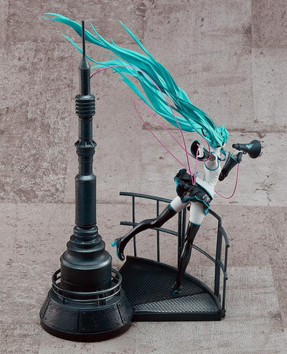 Vocaloid Hatsune Miku: Love is War (Refined Ver.) 1/8 Scale Figure & Good Smile Company 20th Anniversary Book Set