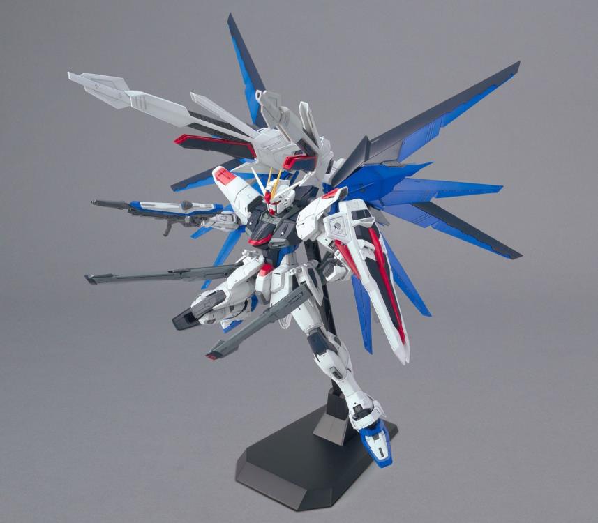 Mobile Suit Gundam SEED MG Freedom Gundam 2.0 1/100 Scale Model Kit