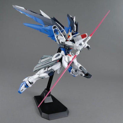 Mobile Suit Gundam SEED MG Freedom Gundam 2.0 1/100 Scale Model Kit