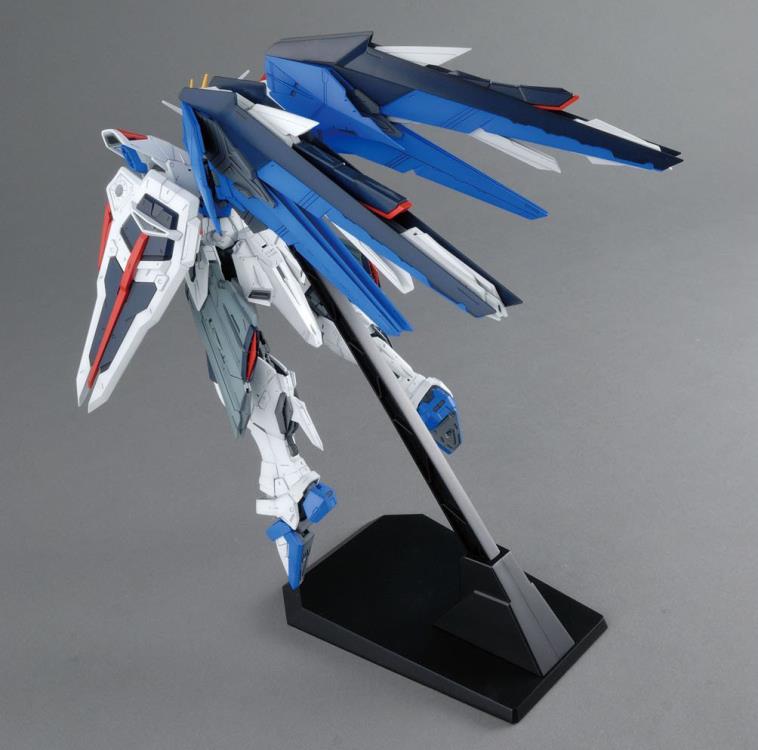 Mobile Suit Gundam SEED MG Freedom Gundam 2.0 1/100 Scale Model Kit