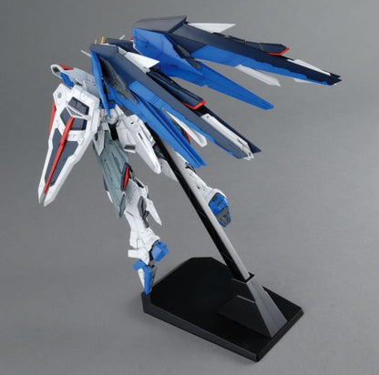 Mobile Suit Gundam SEED MG Freedom Gundam 2.0 1/100 Scale Model Kit