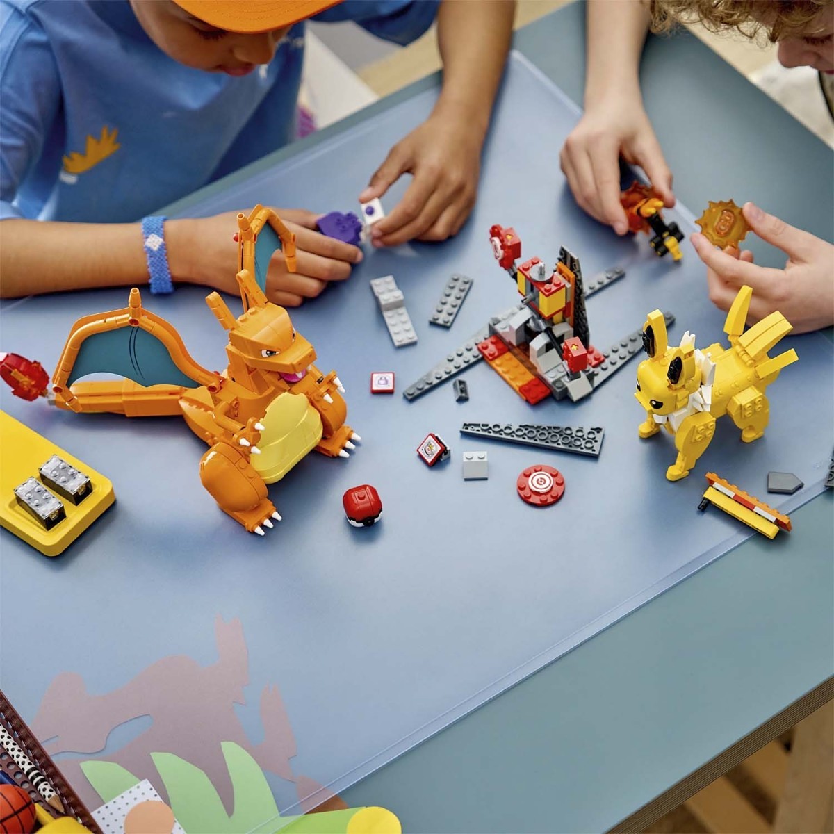 (PRE ORDEN) Pokemon Lego - Charizard & Jolteon