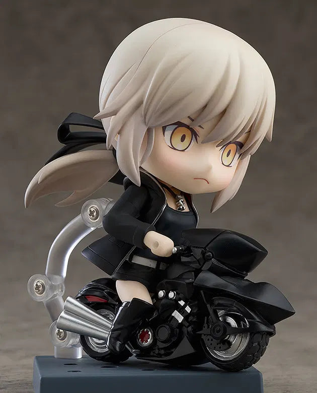 Nendoroid No. 1142-DX Fate/Grand Order: Saber/Altria Pendragon (Alter) Shinjuku Ver. & Cuirassier Noir