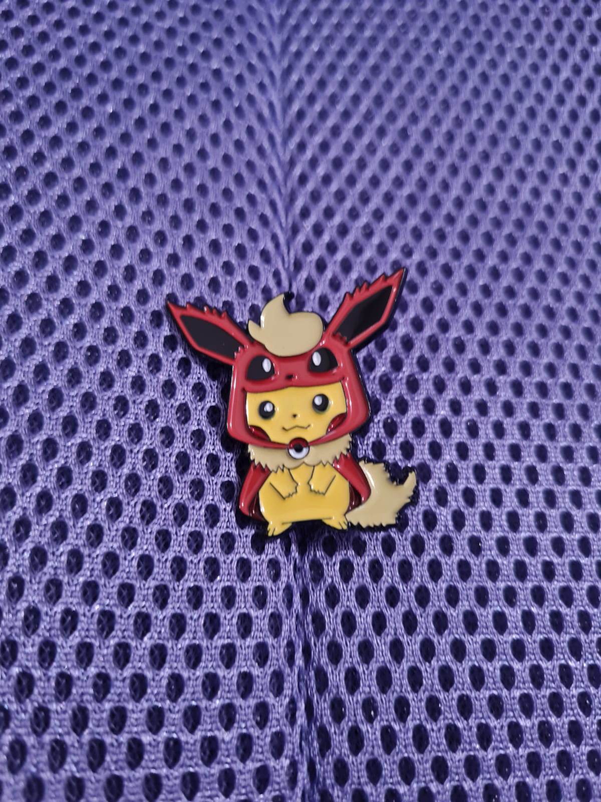 Pin Pikachu Flareon