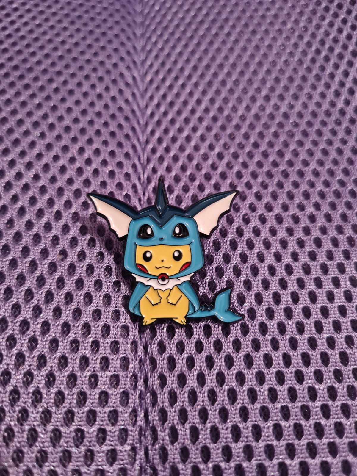 Pin Pikachu Vaporeon
